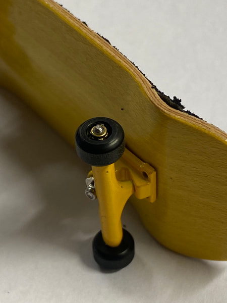 Bumblebee Custom Gult fingerboard