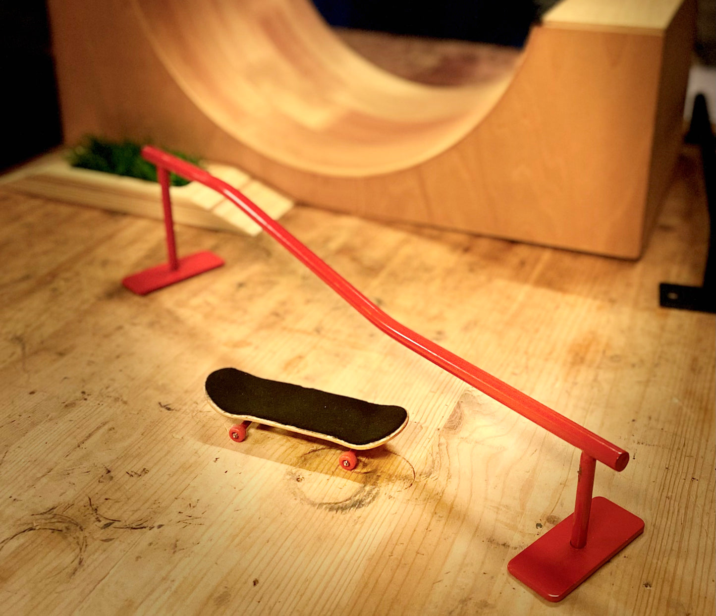 Rød Kink Rail til Fingerboard