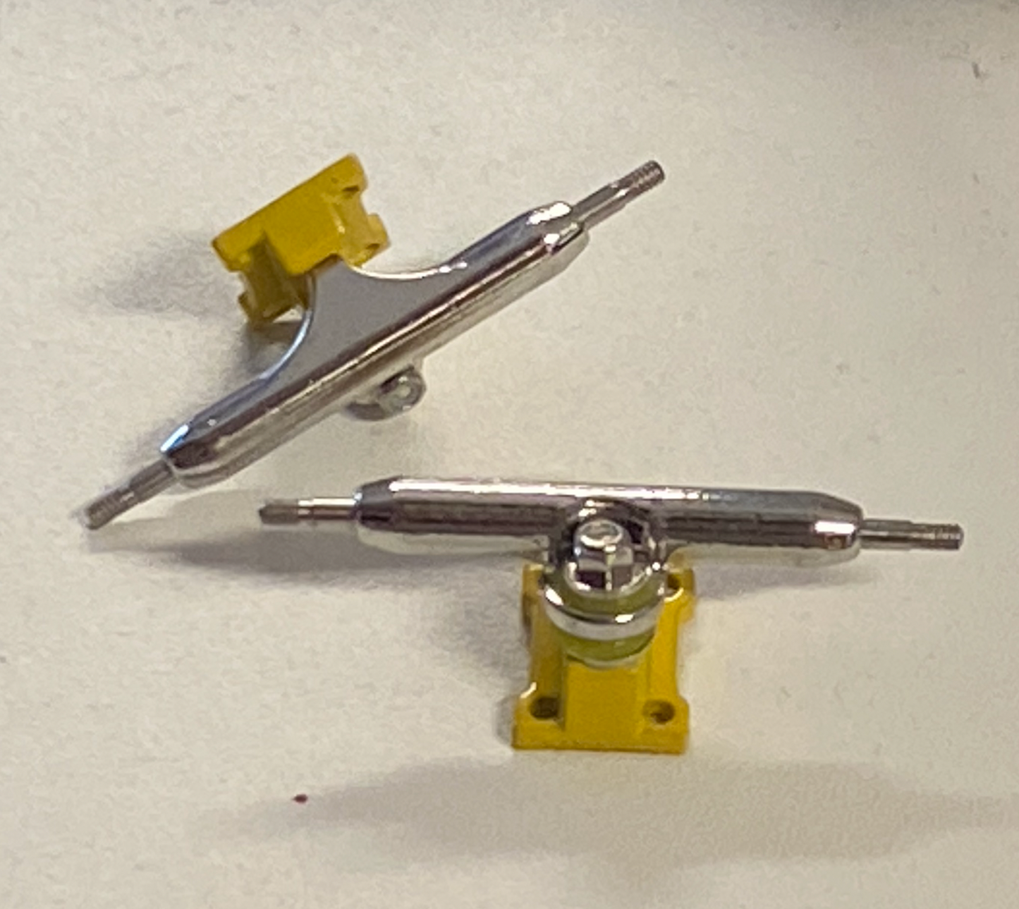 Fingerboard Trucks 32 mm Mixed Colour baseplate 1 par