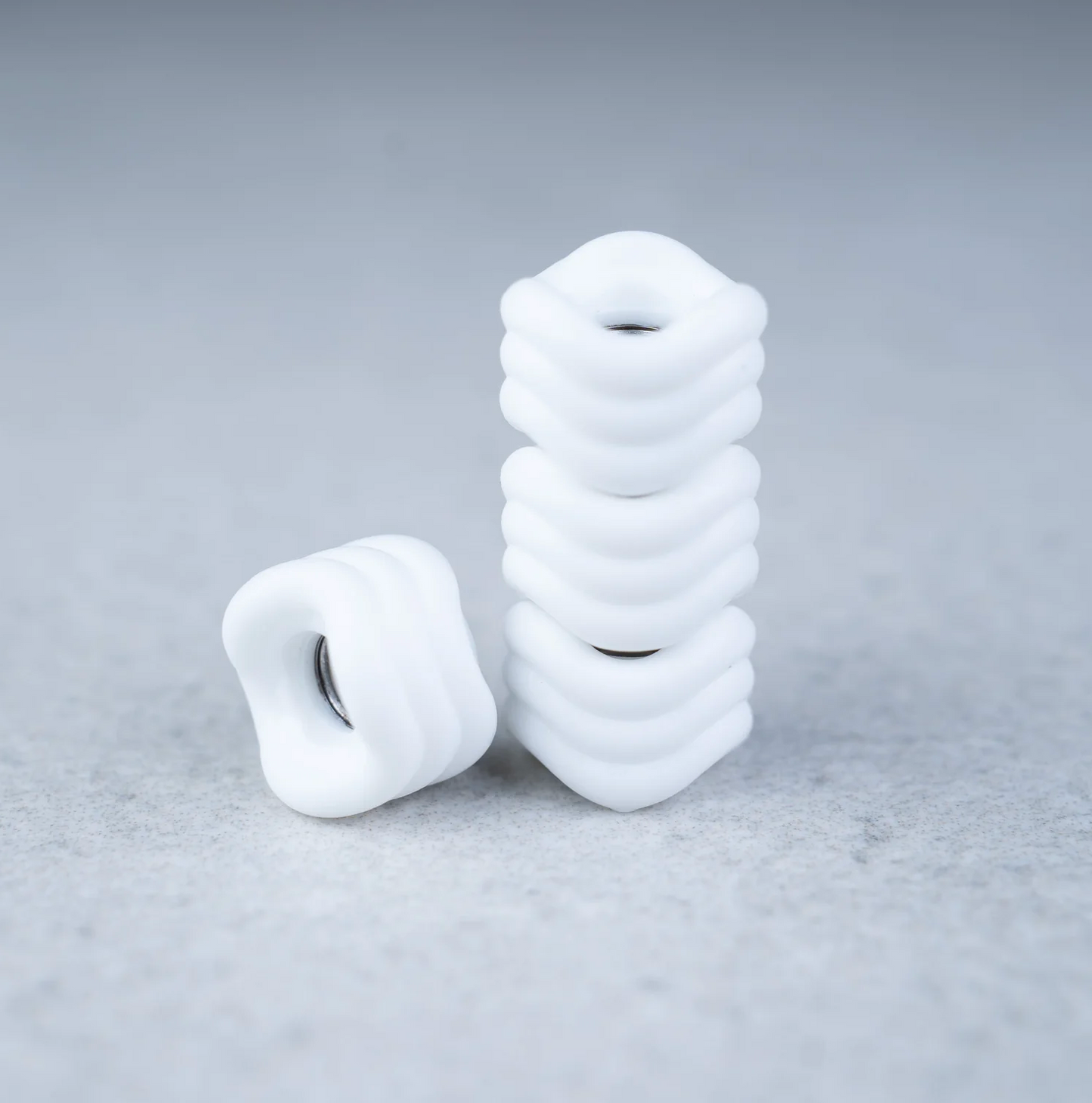 "Shark Wheels" White x Maple Wheels til fingerboard