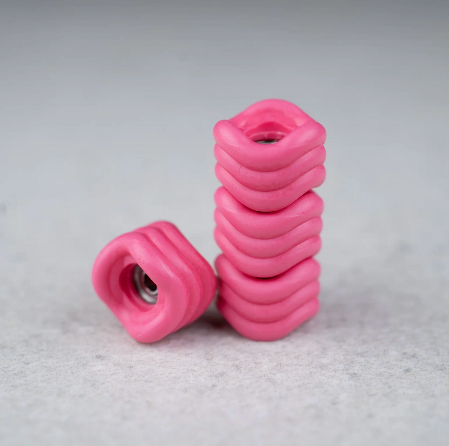 "Shark Wheels" White x Maple Wheels til fingerboard