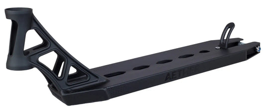 Striker Aether Svart Deck med LSP griptape