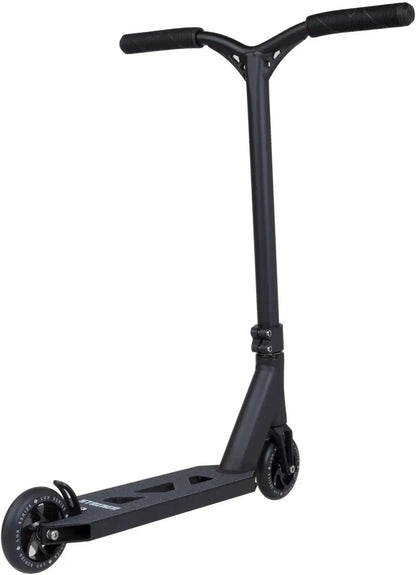 Striker Lux Svart Triksesparkesykkel