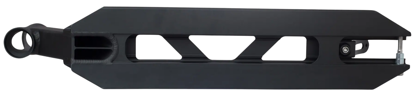 Striker Lux 46 cm Svart Deck inkl griptape