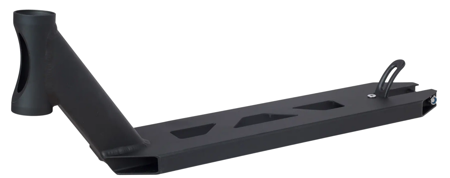 Striker Lux 46 cm Svart Deck inkl griptape