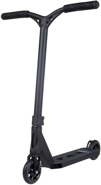 Striker Lux Svart Triksesparkesykkel