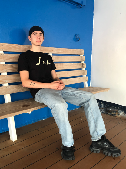 LSP Streetwear Hvit T-shirt Med Svart Logo