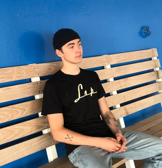 LSP Streetwear Svart T-shirt Med Sand Logo